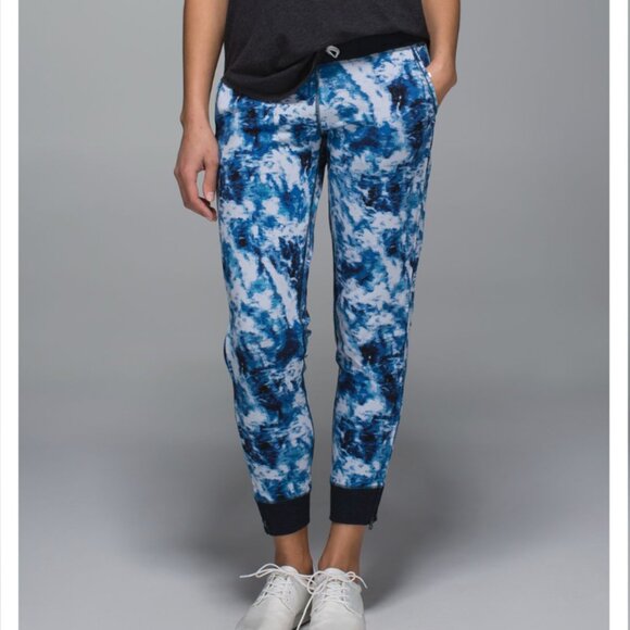 Lululemon No Sweat Pant Blue Cropped Joggers Size 4 - Picture 1 of 11